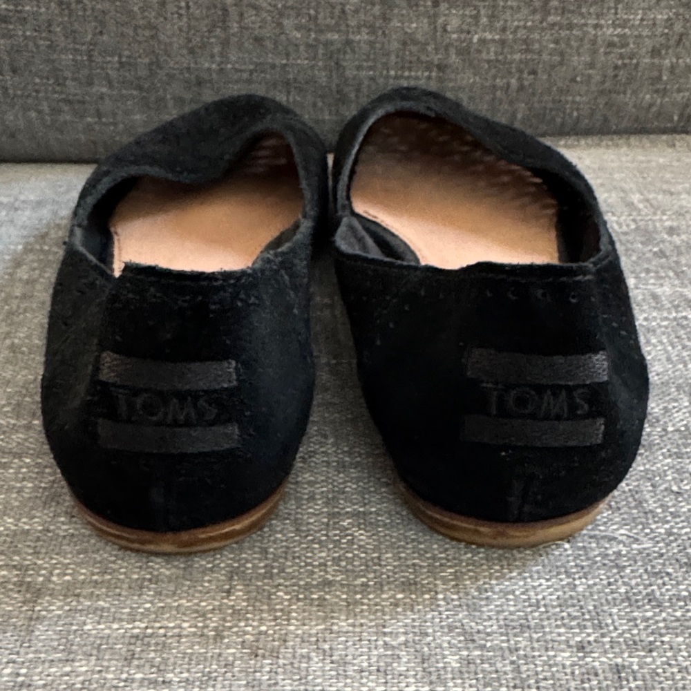 Toms Jutti Black Suede Flat. - Picture 5 of 6